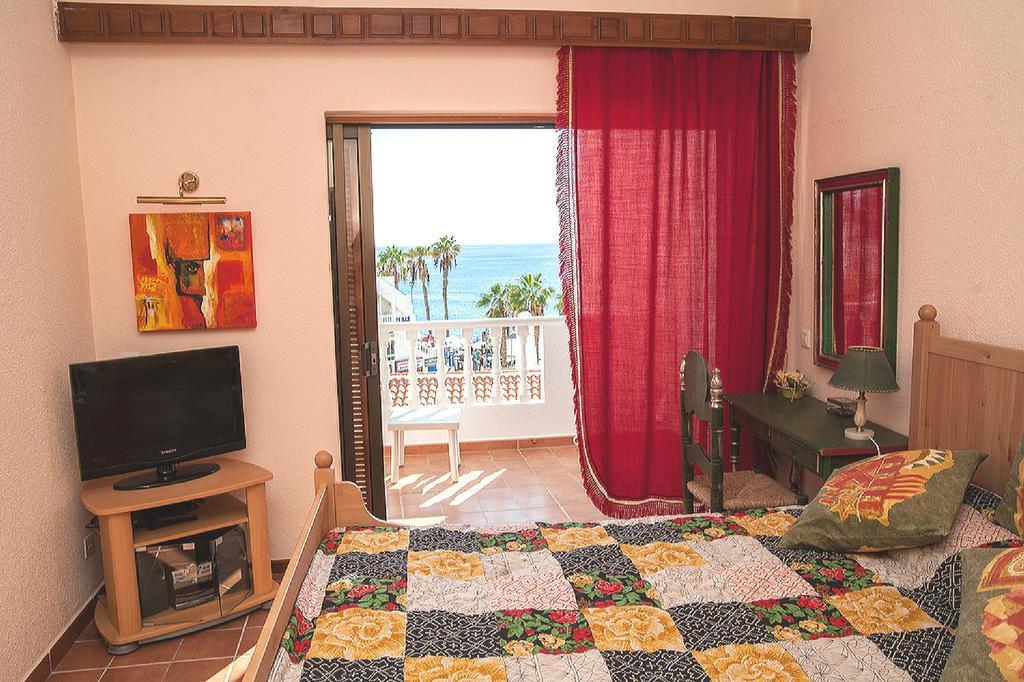 Club Atlantis Aparthotel Ocean View Costa Adeje  Exterior photo